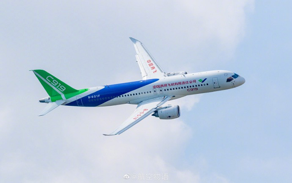 C919初次挑战高高原，，，，，，，，这样的将来值得等待！